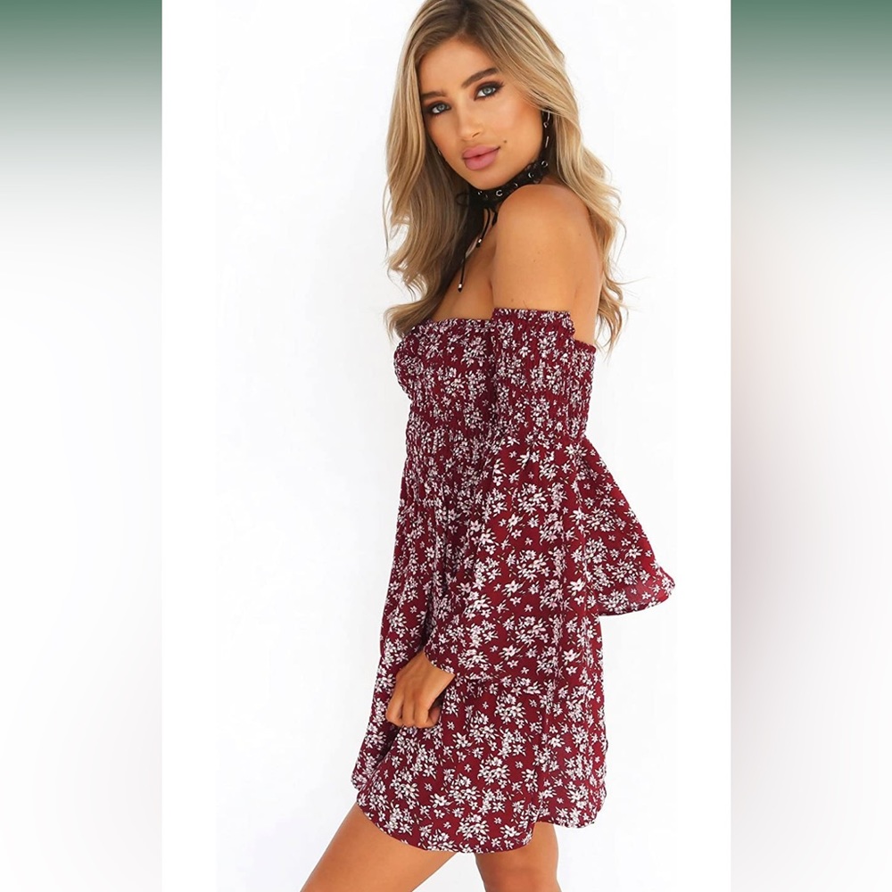 Women’s large off shoulder flare sleeve  adorable dress